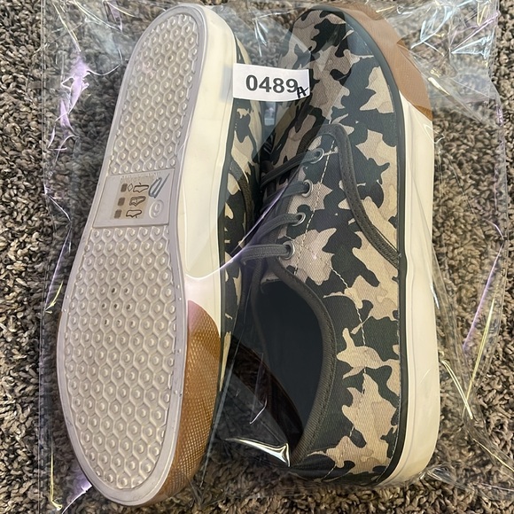 NWT Mens size 6 shoes Camo shoes Camouflage Sneakers size 6 adult unisex - Picture 16 of 17
